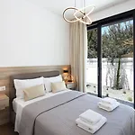 Aparthotel Elysia Park 4*