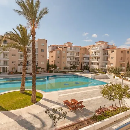 Elysia Park Aparthotel 4*