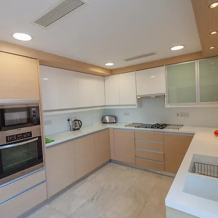 Elysia Park Aparthotel 4*
