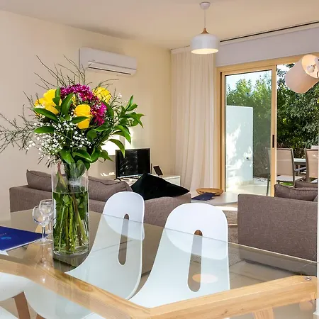 Elysia Park Aparthotel Paphos