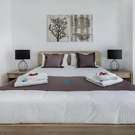 Elysia Park Aparthotel Paphos