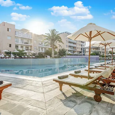 Elysia Park Ξενοδοχείο με διαμερίσματα 4*