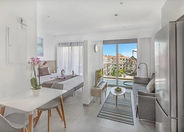 Elysia Park 4* Пафос