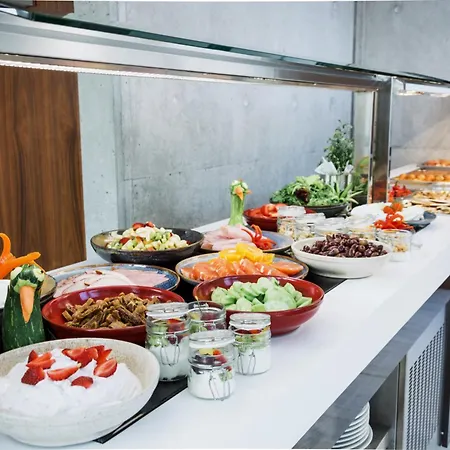 Elysia Park Aparthotel 4*