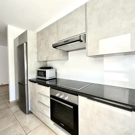 Elysia Park Aparthotel